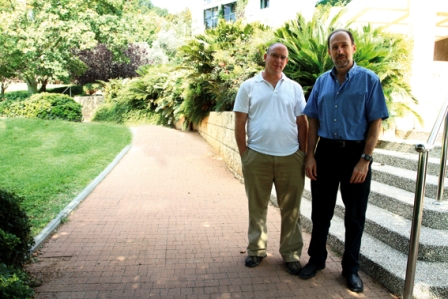 (l-r) Dr. Ishai Dror and Prof. Brian Berkowitz. Clean water (l-r) Dr. Ishai Dror and Prof. Brian Berkowitz. Clean water